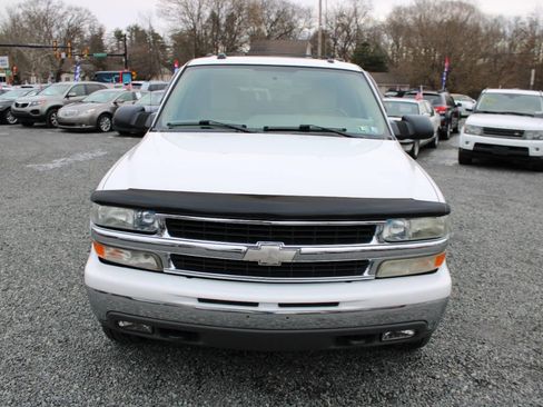 Used 2005 Chevrolet Suburban 2500 LT w/ Preferred Equipment Group image 3