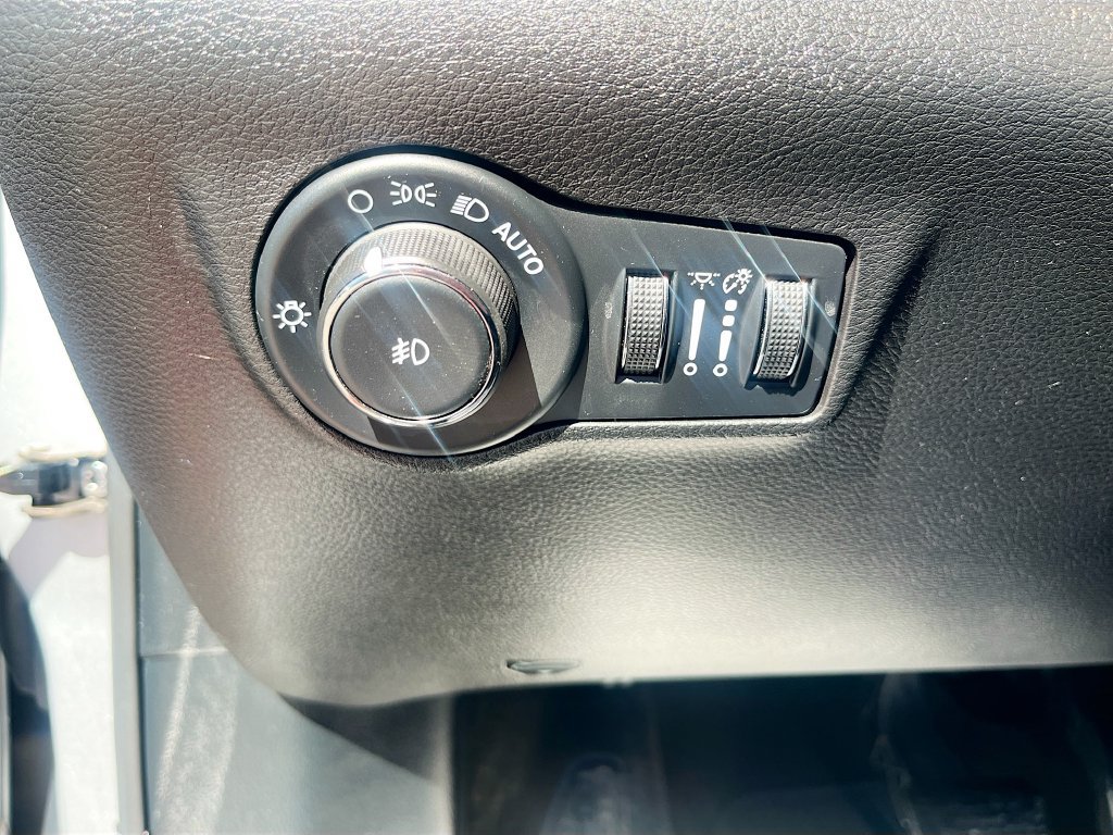 Used 2025 Jeep Compass Limited AWD/4WD image 10