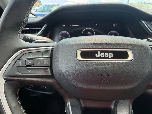 Used 2023 Jeep Grand Cherokee L Limited w/ Luxury Tech Group II AWD/4WD image 28