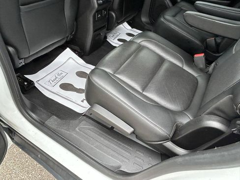 Used 2019 GMC Acadia SLT w/ Black Edition AWD/4WD image 9