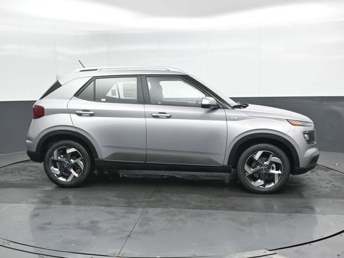 New 2026 Hyundai Venue SEL image 3