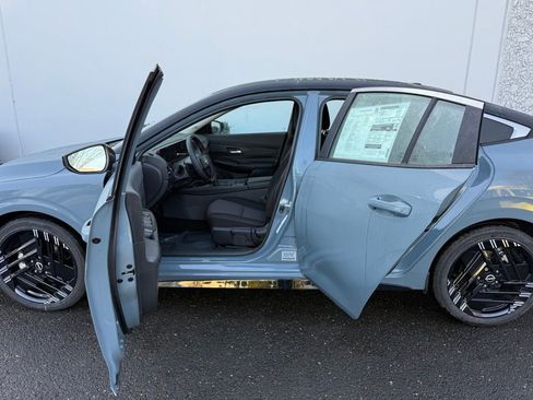 New 2026 Nissan Sentra SR w/ Floor Mat Package image 19