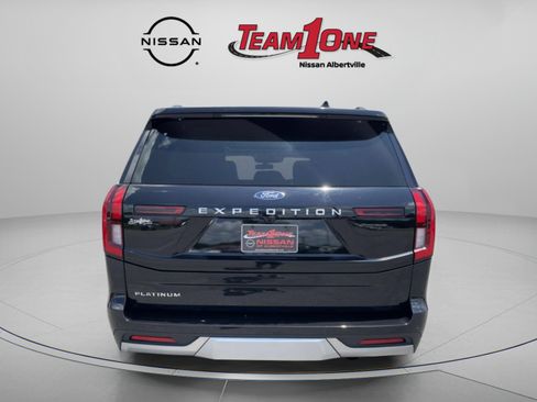 Used 2025 Ford Expedition Platinum AWD/4WD image 7