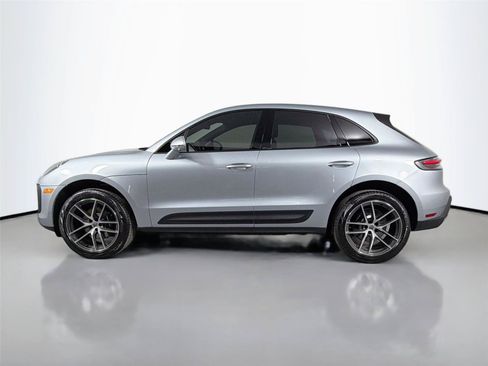 Certified 2026 Porsche Macan AWD/4WD image 2