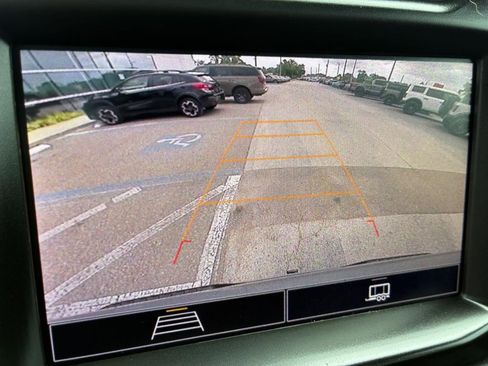 Used 2023 Chevrolet Silverado 1500 Custom image 4