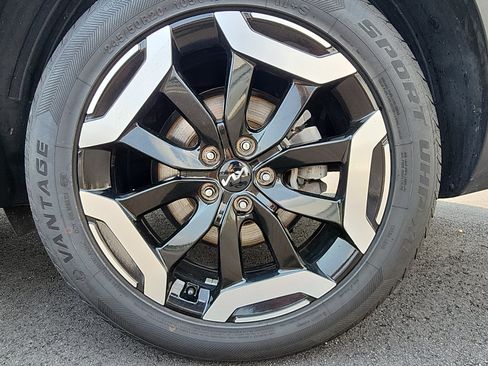 Used 2023 Kia Telluride EX w/ EX Captain's Chair Package AWD/4WD image 9