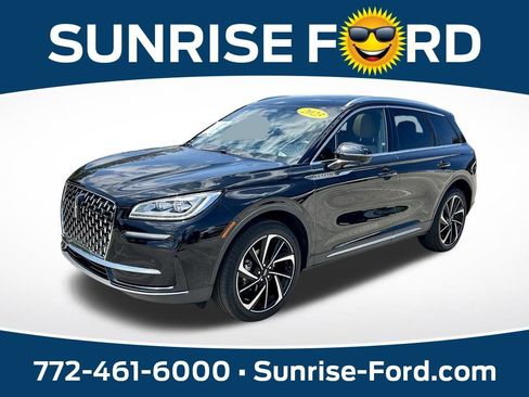 Used 2023 Lincoln Corsair Reserve w/ Equipment Group 202A AWD/4WD image 1