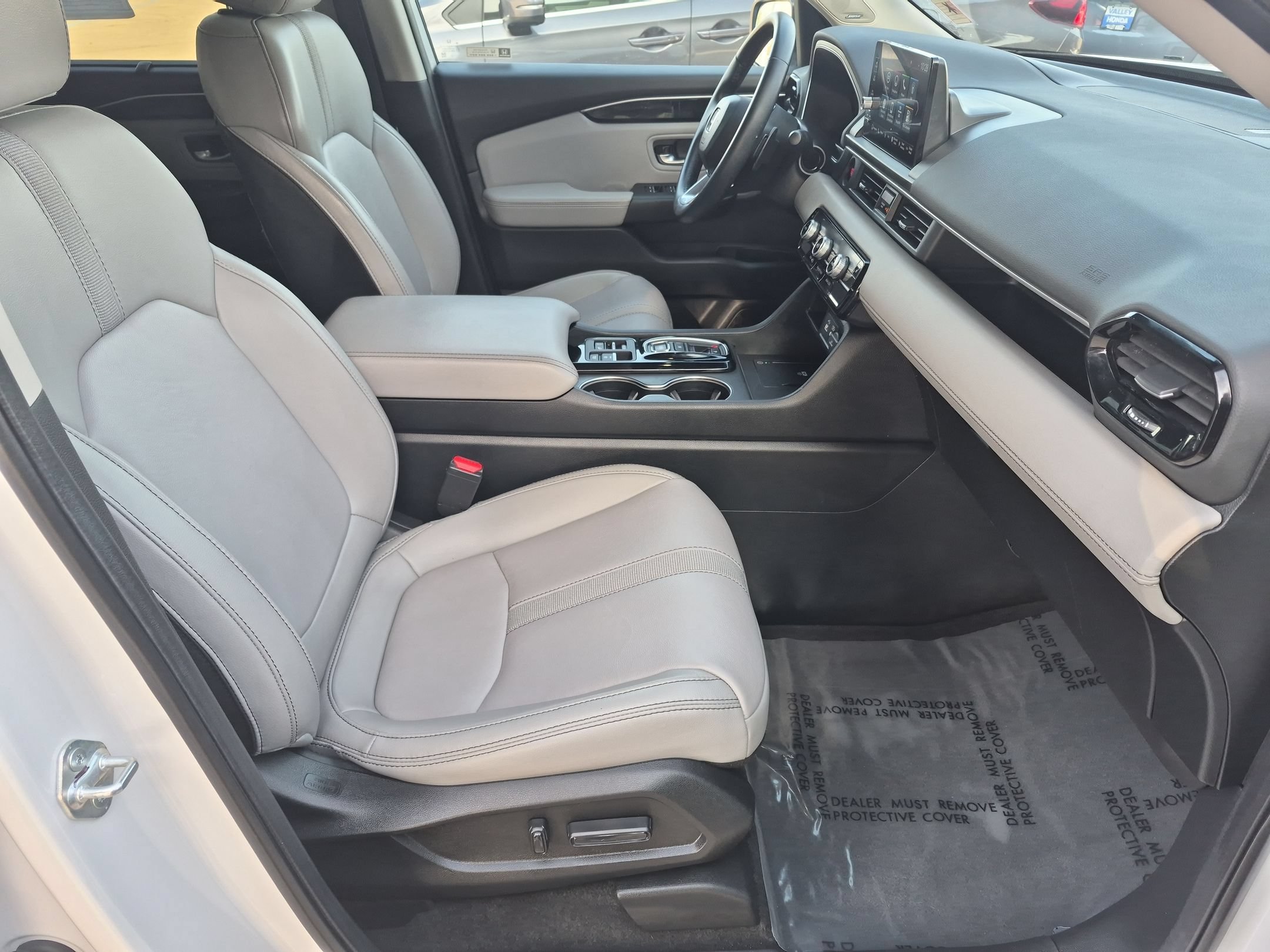 Used 2024 Honda Pilot Touring image 32