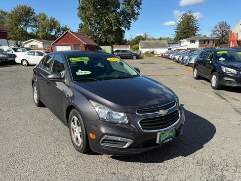 Used 2015 Chevrolet Cruze LT image 1