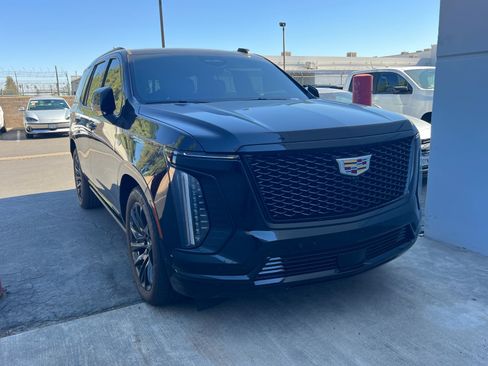 Certified 2025 Cadillac Escalade Sport w/ Touring Package AWD/4WD image 1