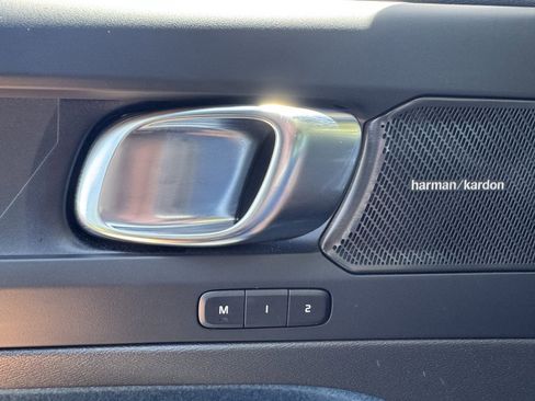 Used 2023 Volvo C40 P8 Recharge Ultimate image 32