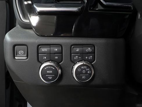Used 2024 GMC Sierra 1500 Elevation w/ Elevation Premium Package AWD/4WD image 18
