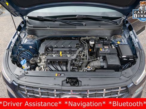 Used 2024 Hyundai Venue Limited FWD image 32