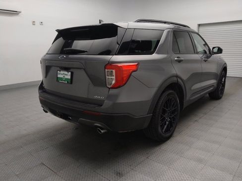 Used 2022 Ford Explorer XLT w/ Equipment Group 202A image 9