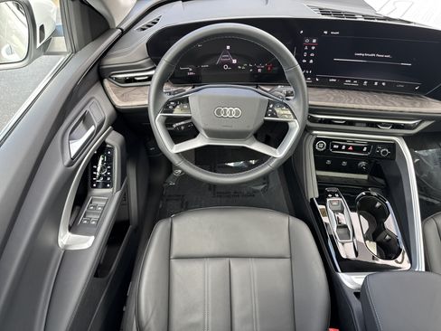 Used 2025 Audi Q5 Premium w/ Convenience Package AWD/4WD image 16