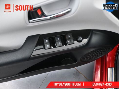 Used 2018 Toyota Prius Prime Advanced image 33