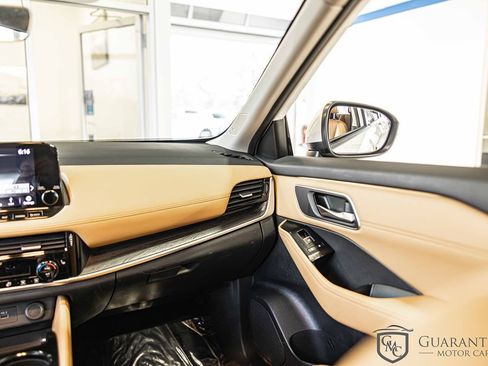 Used 2022 Nissan Rogue Platinum w/ Head-Up Display Package image 39