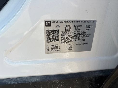 Used 2024 GMC Terrain SLT AWD/4WD image 21