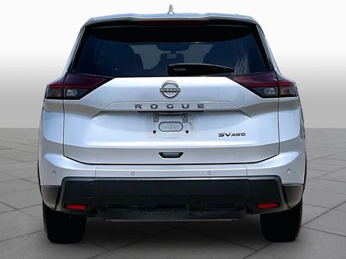 Used 2024 Nissan Rogue SV AWD/4WD image 5