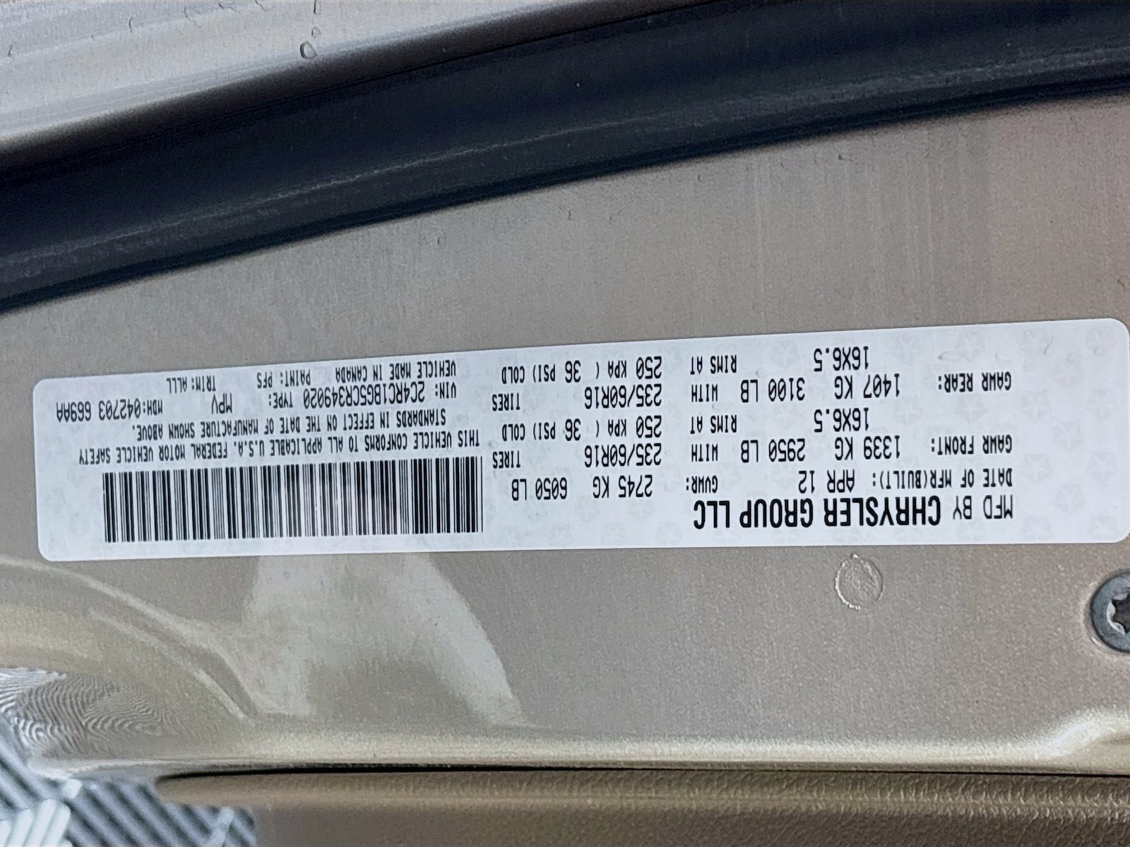 Used 2012 Chrysler Town & Country Touring w/ Entertainment Group #1 FWD image 32