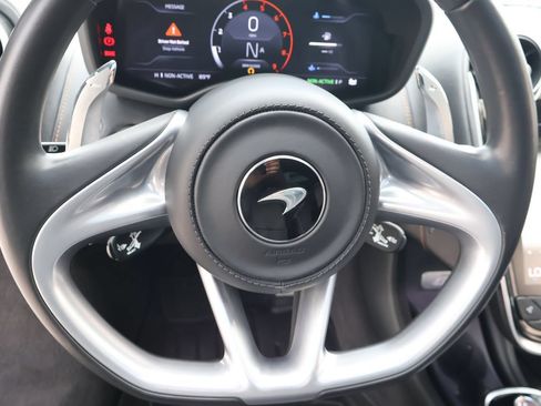 Used 2023 McLaren GT RWD image 11