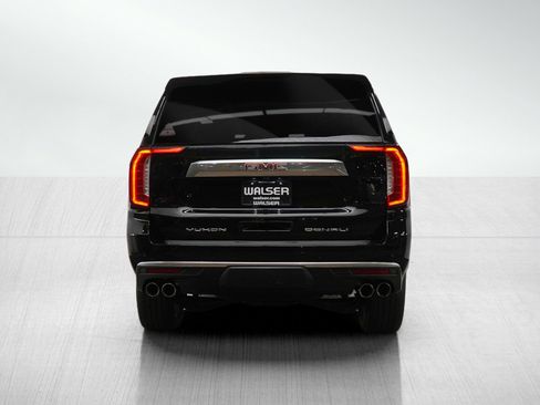 Used 2022 GMC Yukon XL Denali image 5