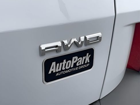 New 2025 Ford Escape ST-Line w/ Tech Pack #1 AWD/4WD image 12