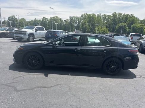 Used 2024 Toyota Camry XSE FWD image 8