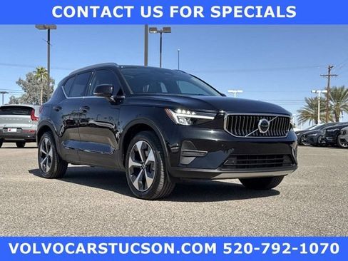Certified 2025 Volvo XC40 B5 Core w/ Protection Package Premier AWD/4WD image 1