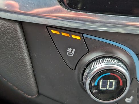 Used 2023 Chevrolet Traverse High Country w/ LPO, Floor Liner Package FWD image 19