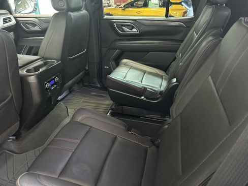 Used 2022 Chevrolet Tahoe RST w/ Luxury Package AWD/4WD image 5