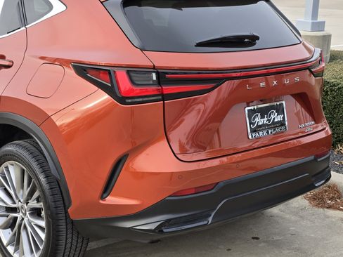 Used 2022 Lexus NX 350h AWD image 17