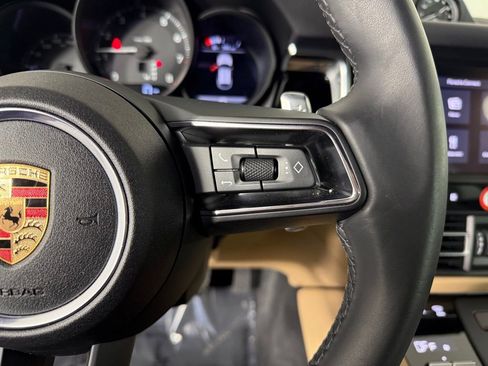 Certified 2025 Porsche Macan image 30