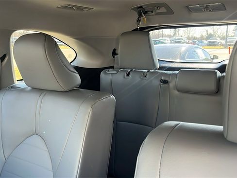 Used 2023 Toyota Highlander XLE image 38