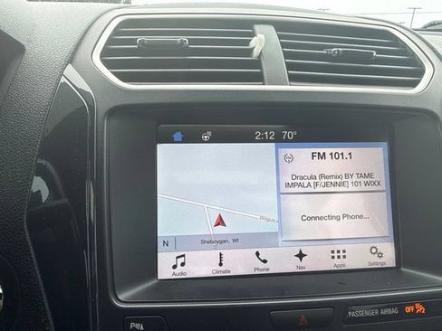 Used 2017 Ford Explorer XLT w/ Equipment Group 202A AWD/4WD image 15