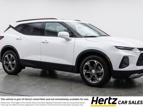 Used 2025 Chevrolet Blazer LT image 1