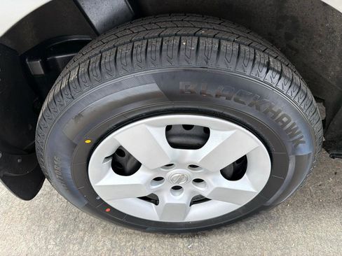 Used 2010 Nissan Rogue S image 17