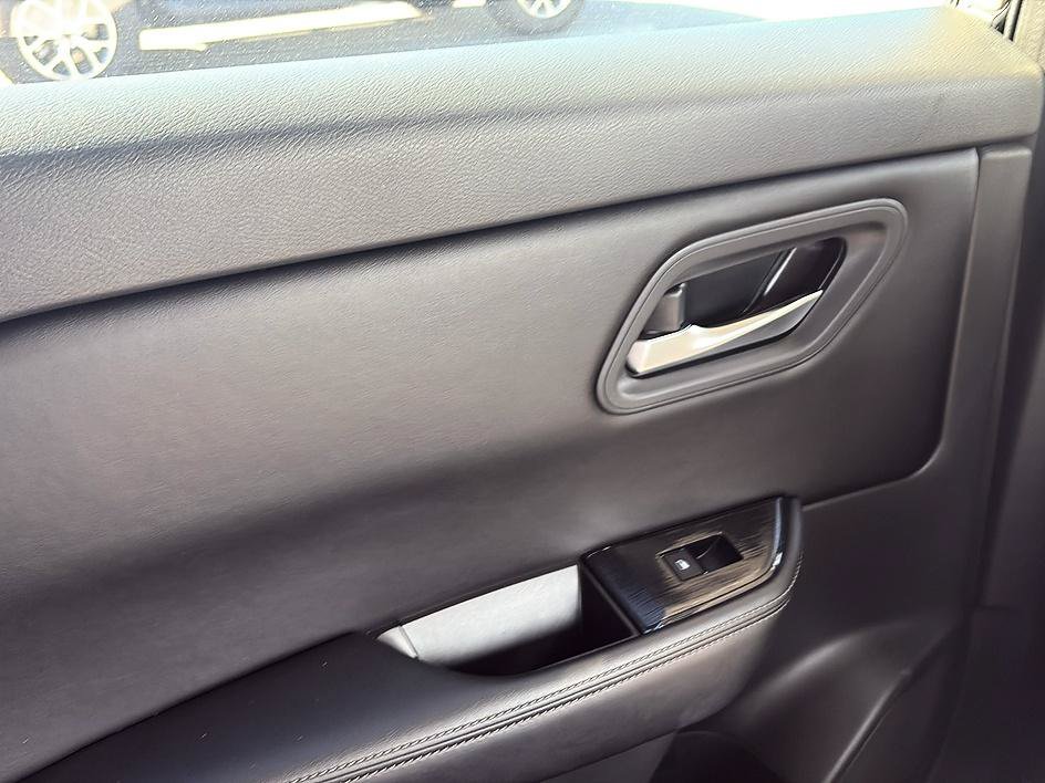 Certified 2025 Nissan Rogue SV AWD/4WD image 25