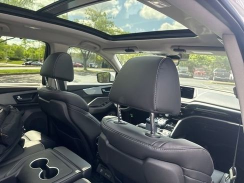 Used 2024 Acura MDX SH-AWD w/ Technology Package image 13