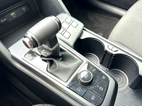 Used 2025 Kia Sportage LX FWD image 34