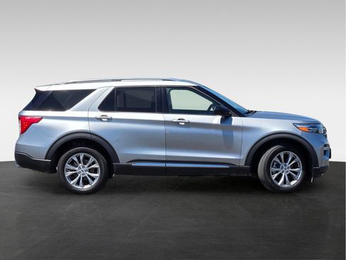 Used 2024 Ford Explorer Limited AWD/4WD image 4