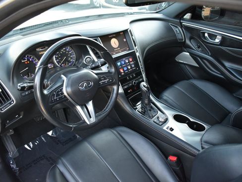 Used 2018 INFINITI Q60 3.0t Luxe w/ Cargo Package RWD image 10