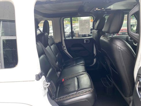 Used 2021 Jeep Wrangler Unlimited Sahara AWD/4WD image 30