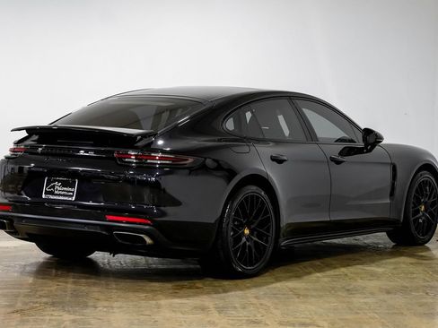 Used 2017 Porsche Panamera 4 image 8