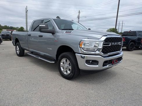 Used 2024 RAM 3500 Big Horn AWD/4WD image 2