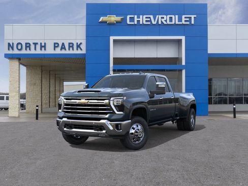 New 2026 Chevrolet Silverado 3500 LTZ w/ LTZ Plus Package AWD/4WD image 8