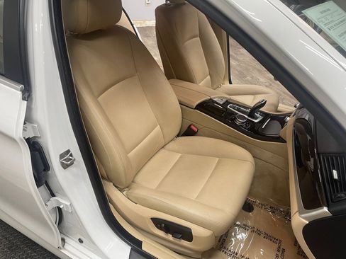 Used 2015 BMW 528i Sedan RWD image 24