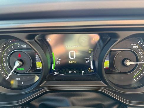 Used 2025 Jeep Wrangler Unlimited Sahara image 17