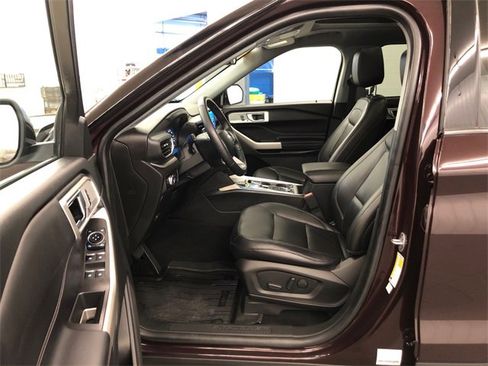 Used 2023 Ford Explorer XLT w/ Equipment Group 202A image 28