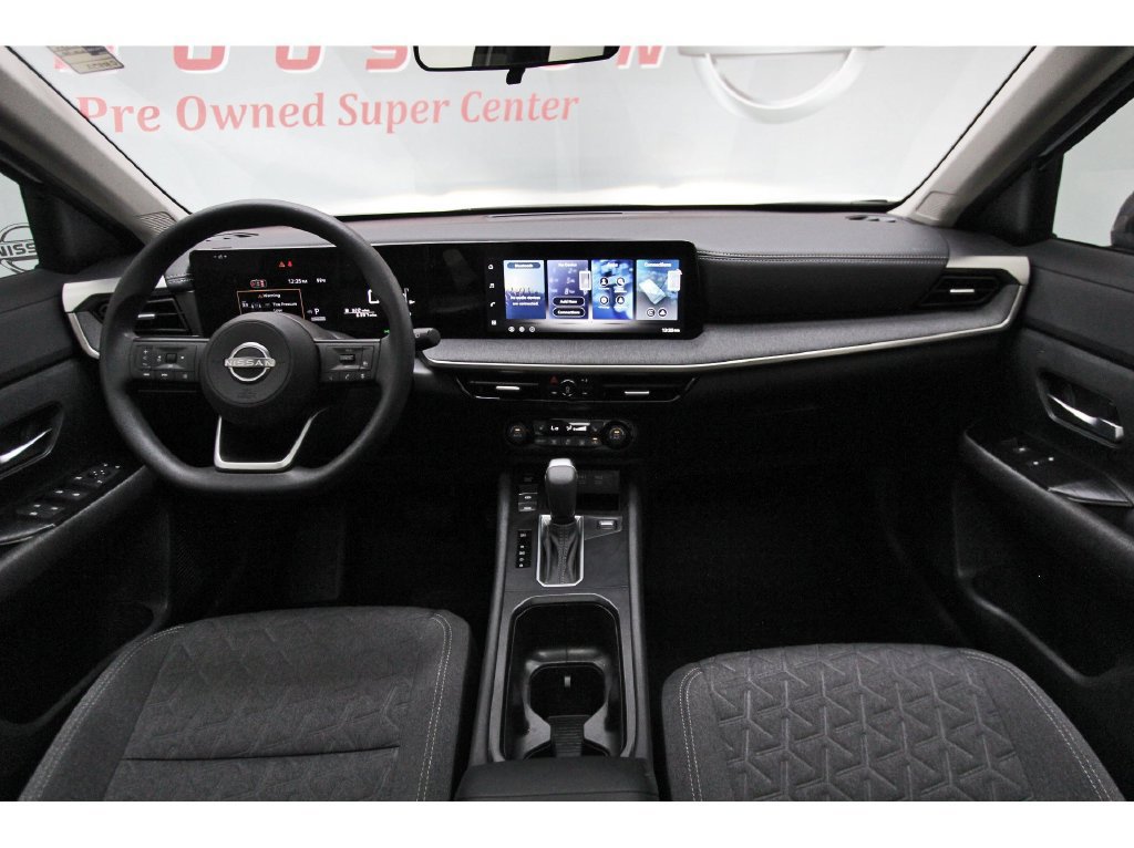Used 2026 Nissan Kicks SV w/ SV Premium Package FWD image 9